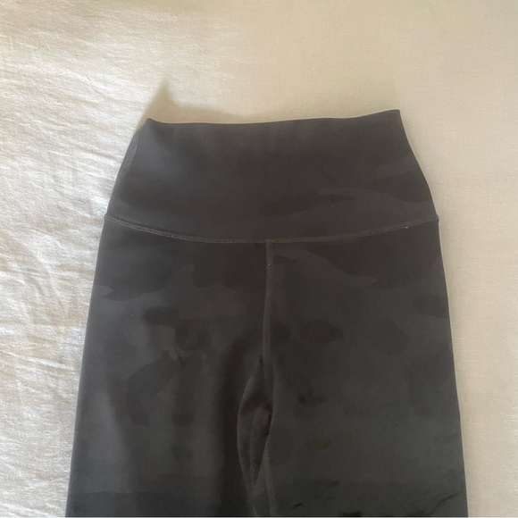 Alo High-Waist Camo Vapor Legging - Picture 3 of 4